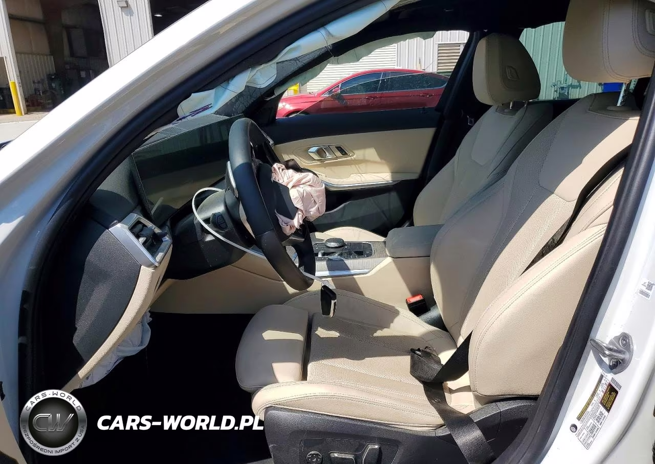 2025 BMW 330I VIN:3MW69CW02S8F18075 - 7