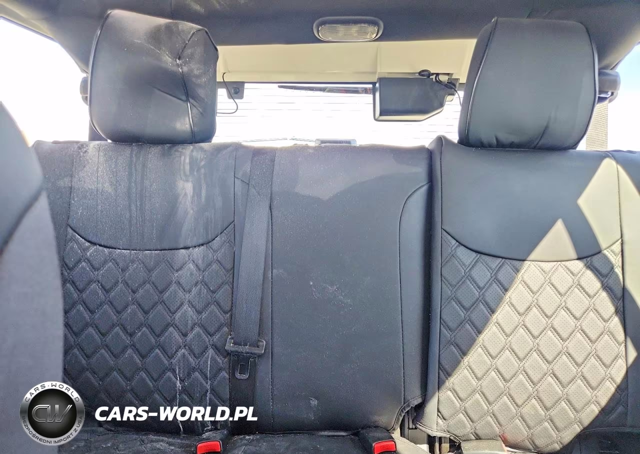 2013 Jeep Wrangler Unlimited Sport VIN:1C4BJWDG0DL605740 - 10
