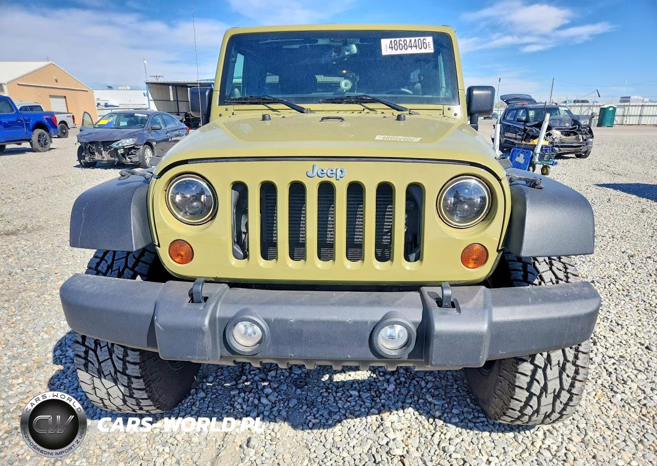 2013 Jeep Wrangler Unlimited Sport VIN:1C4BJWDG0DL605740 - 5