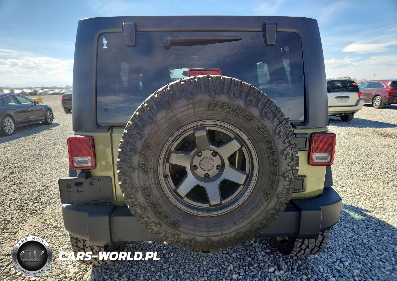 2013 Jeep Wrangler Unlimited Sport VIN:1C4BJWDG0DL605740 - 6