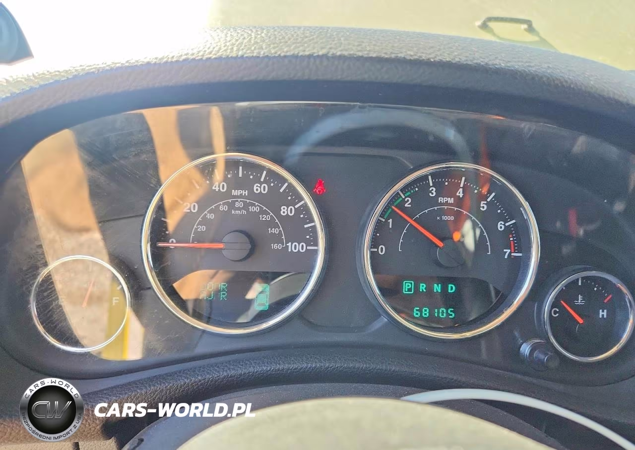 2013 Jeep Wrangler Unlimited Sport VIN:1C4BJWDG0DL605740 - 9