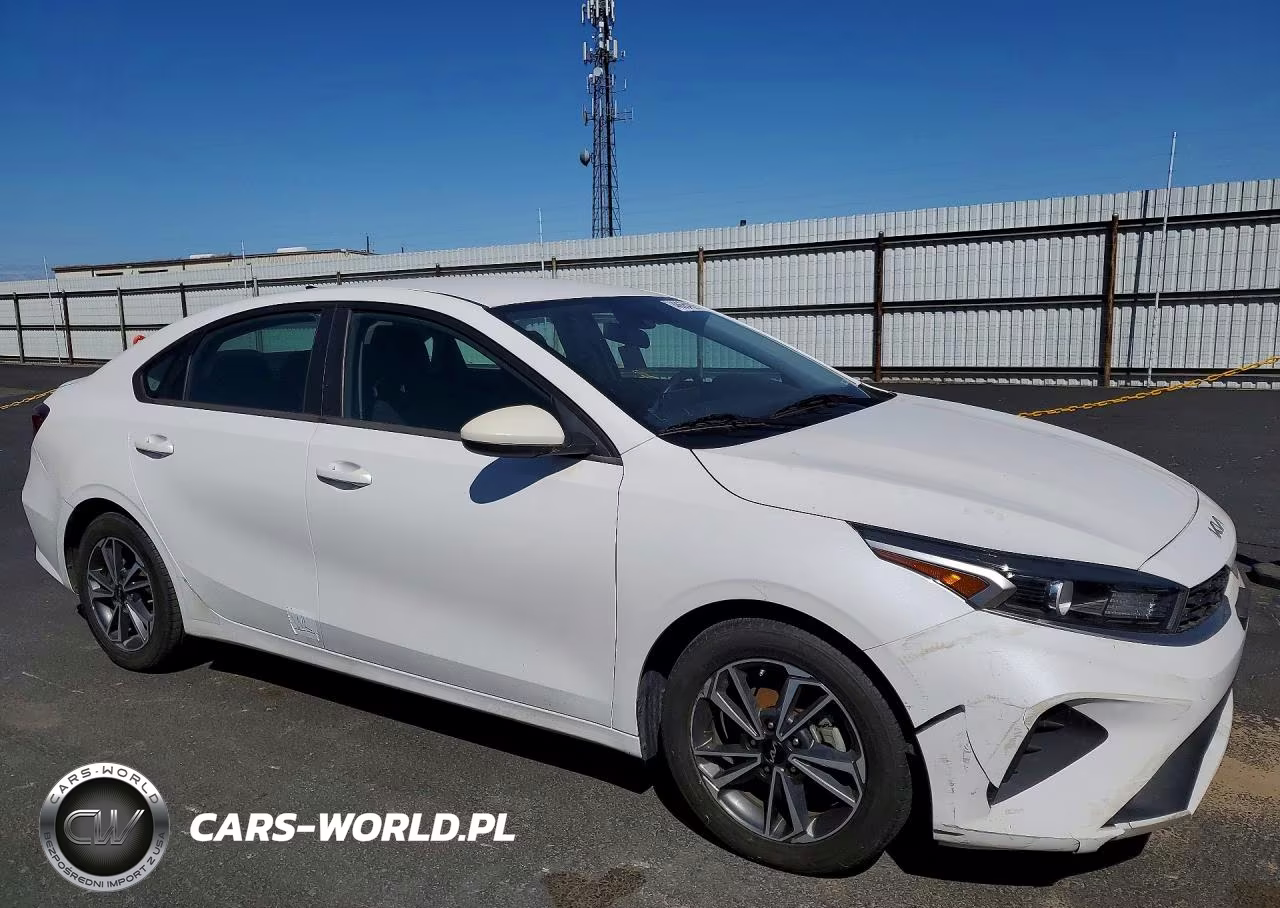 2022 Kia Forte Lxs VIN:3KPF24AD9NE452623 - 4