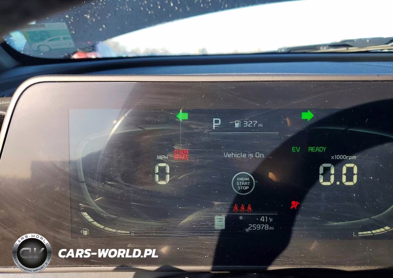2023 Kia Sportage Plug-In Hybrid X-Line VIN:KNDPYDAH3P7098199 - 9