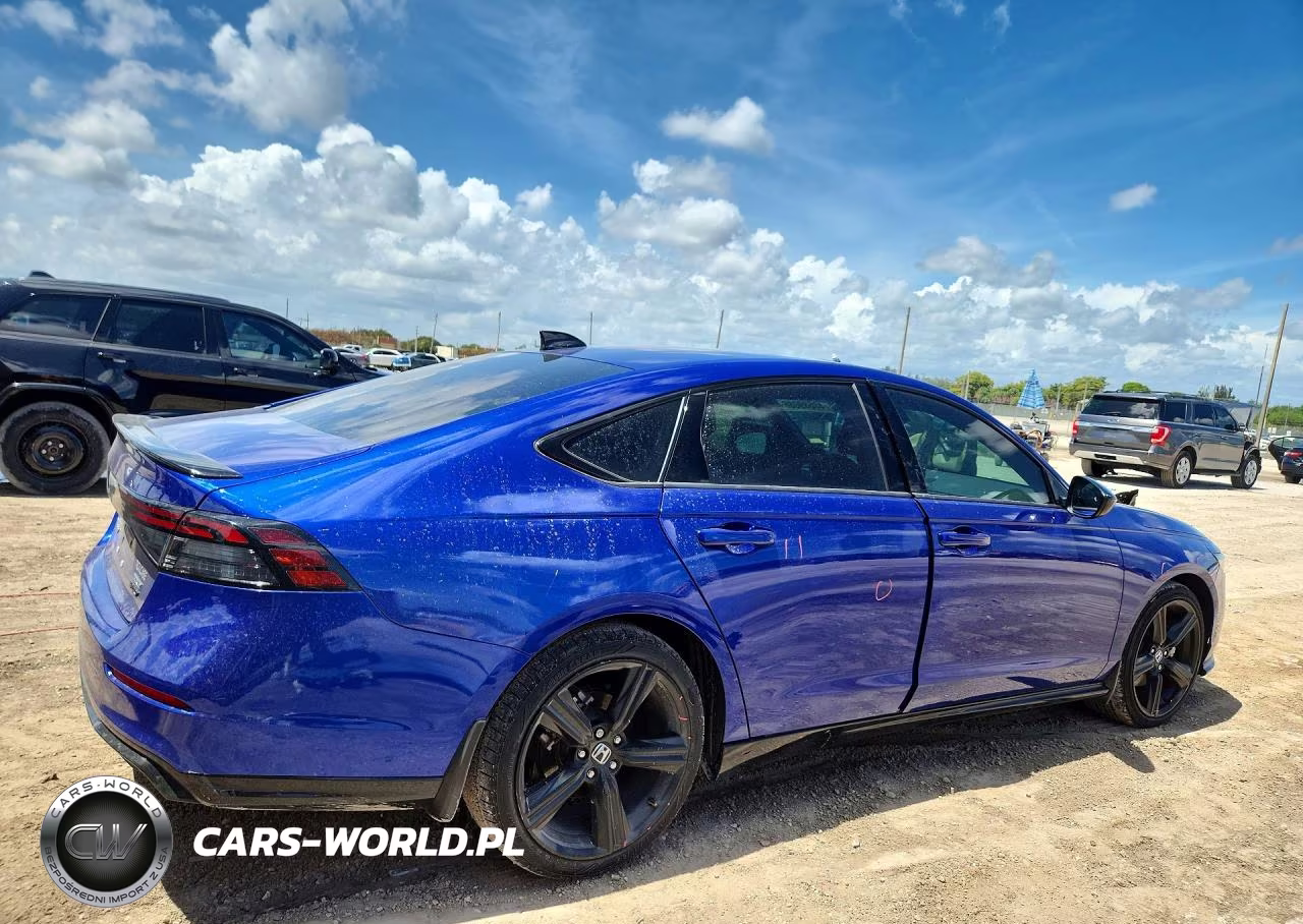 2024 Honda Accord Hybrid Sport-L VIN:1HGCY2F73RA082031 - 3