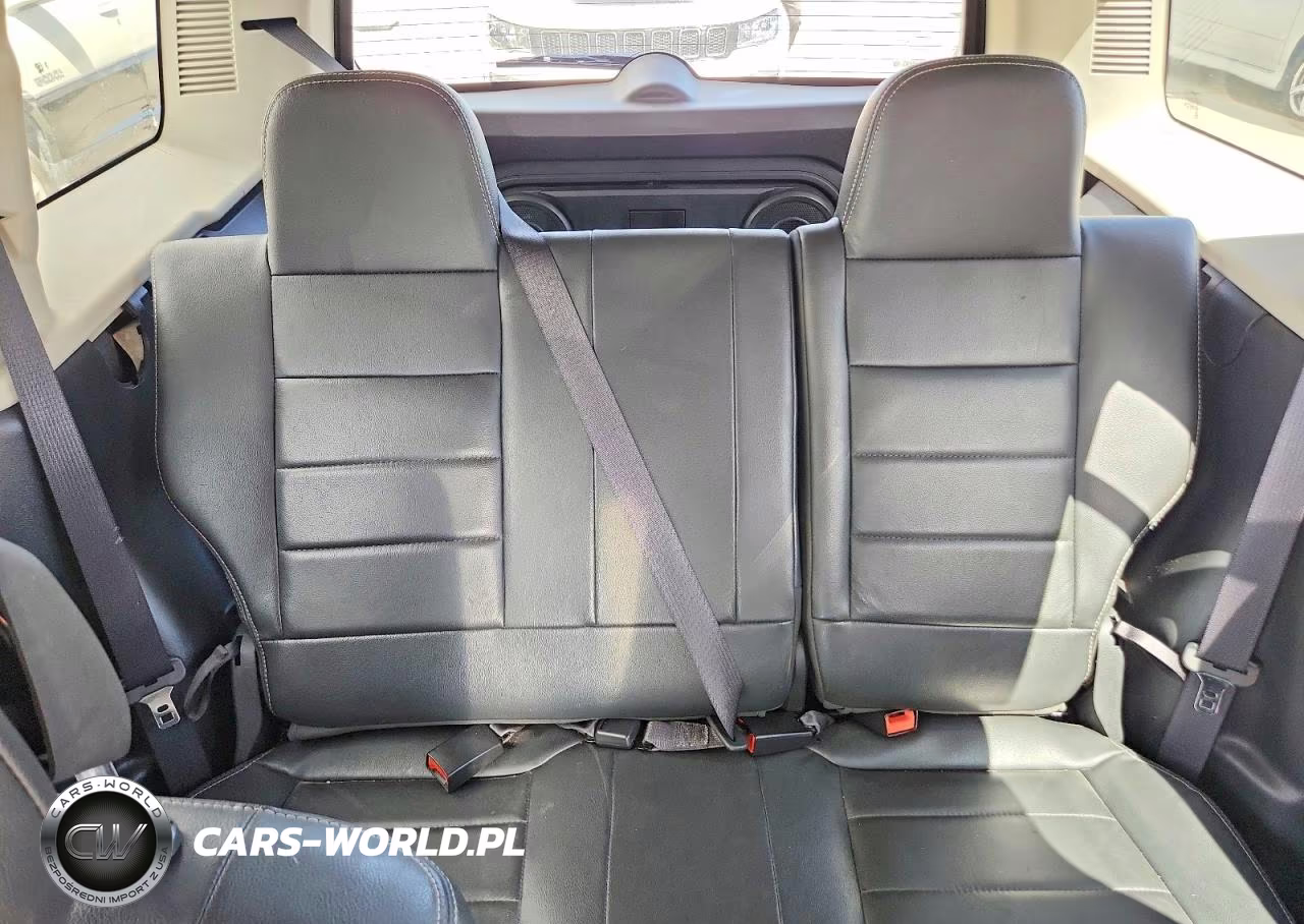 2017 Jeep Patriot Latitude VIN:1C4NJRFB4HD100574 - 10