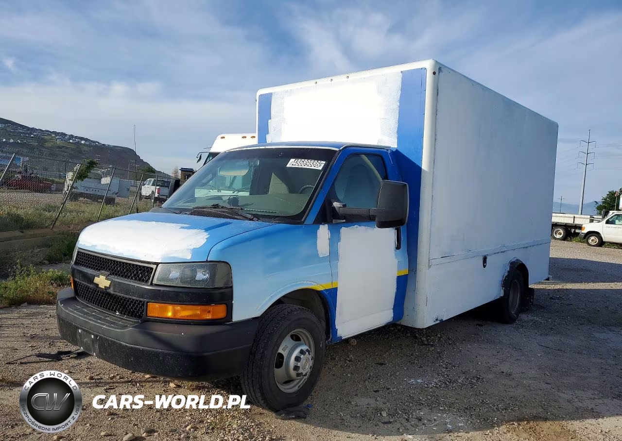 2018 Chevrolet Express Box Truck