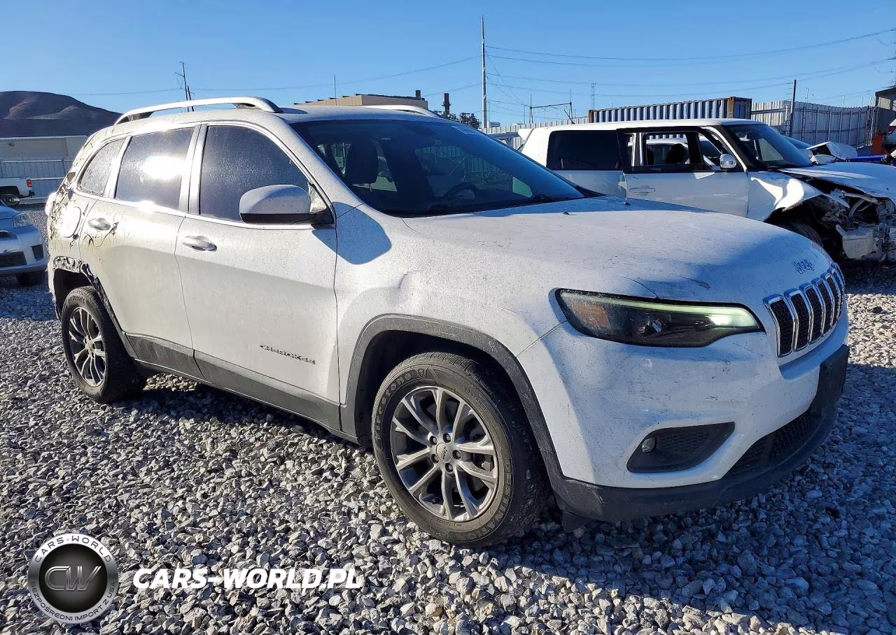 2019 Jeep Cherokee Latitude Plus VIN:1C4PJLLB1KD202786 - 4