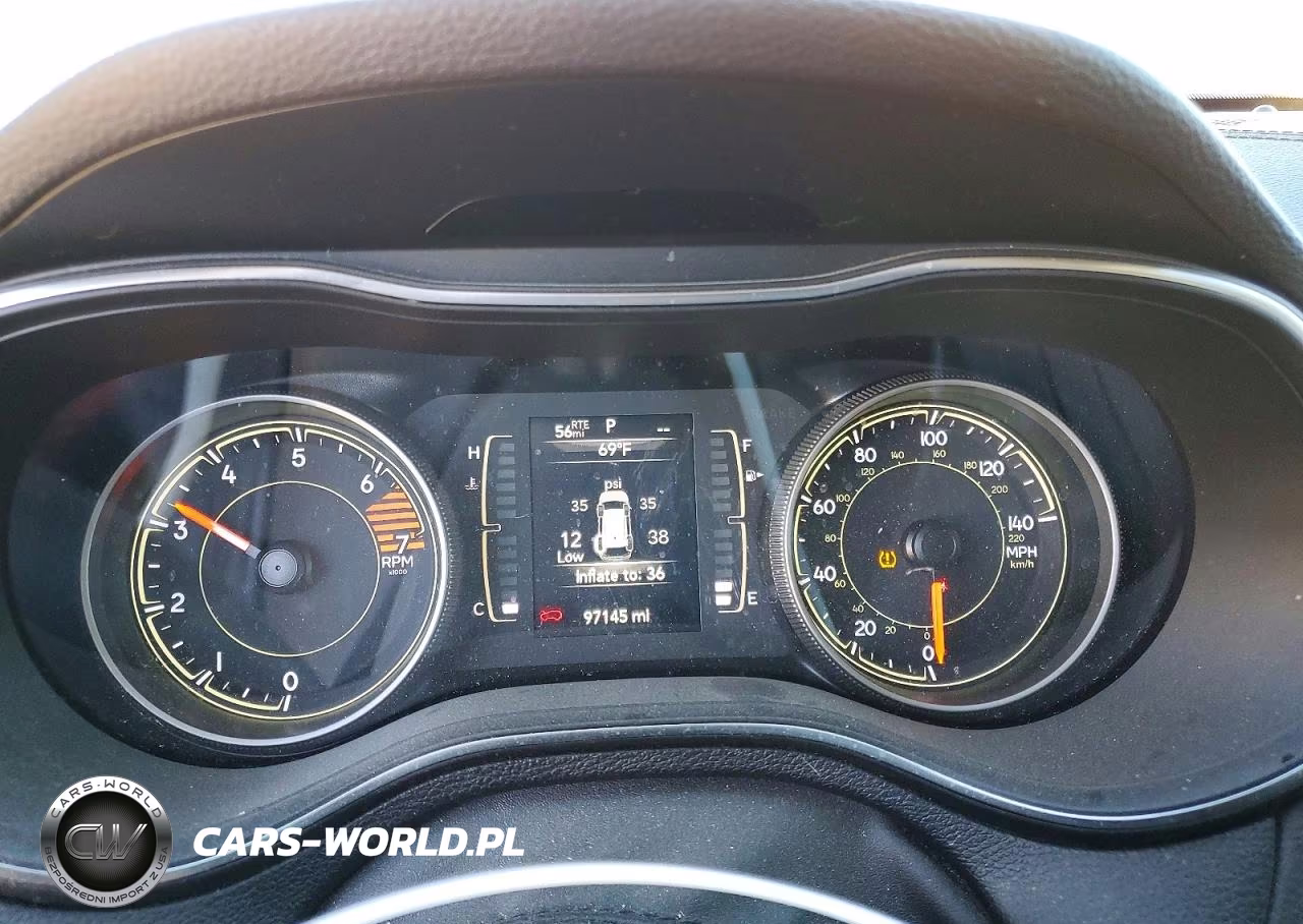 2019 Jeep Cherokee Latitude Plus VIN:1C4PJLLB1KD202786 - 9
