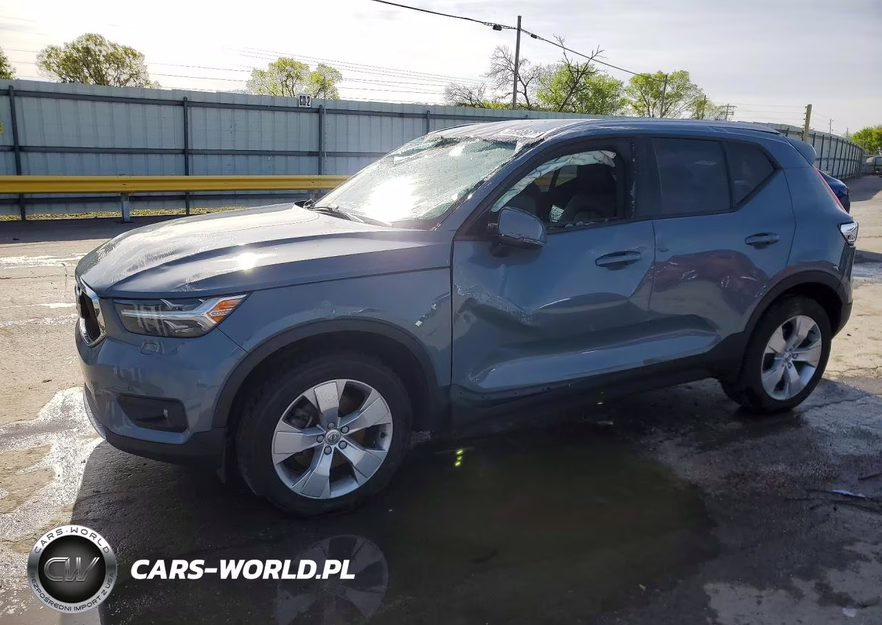 2022 Volvo Xc40 T5 Momentum