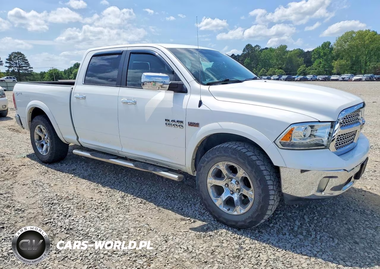 2017 Ram 1500 Laramie VIN:1C6RR7VT1HS551876 - 4