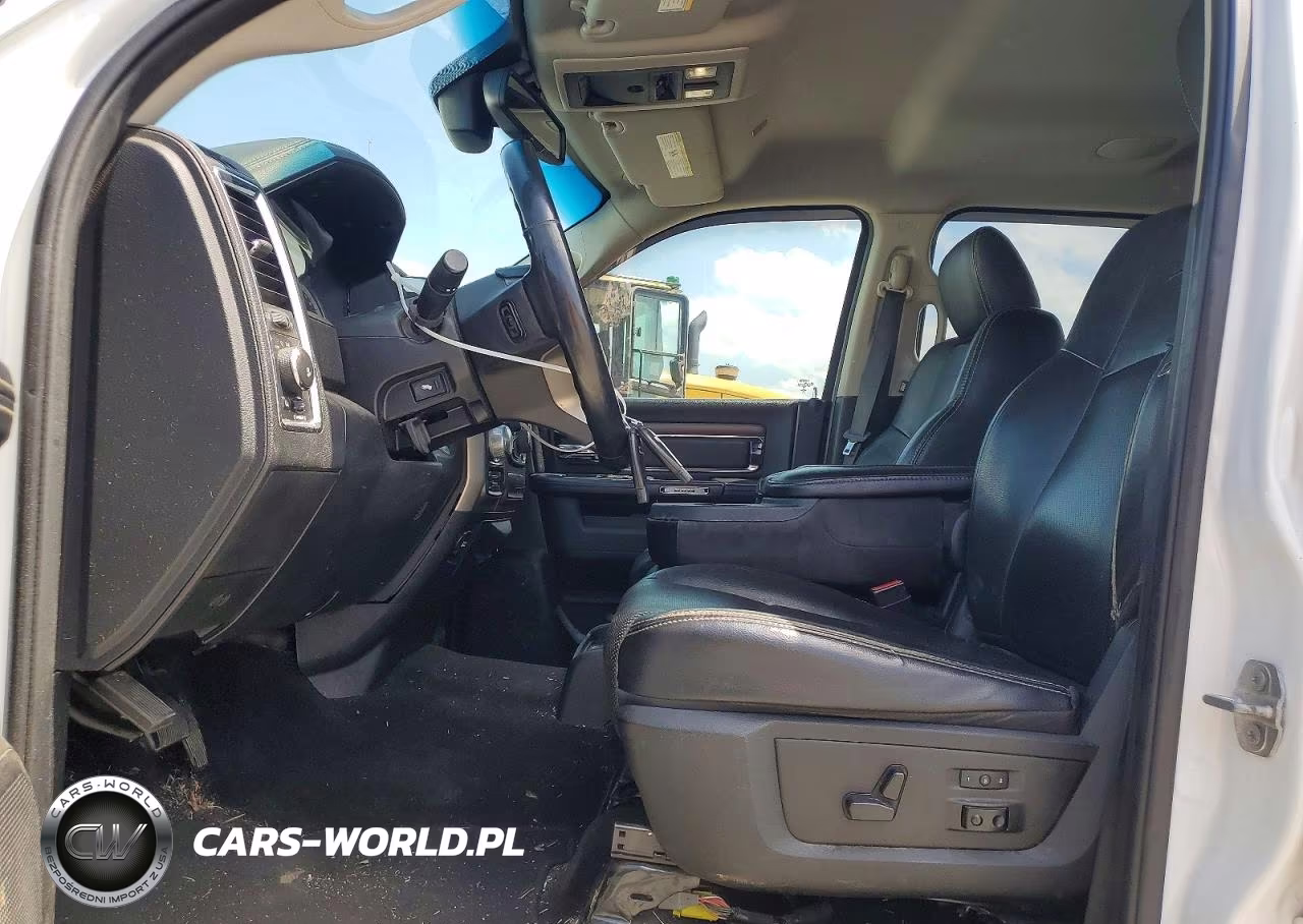 2017 Ram 1500 Laramie VIN:1C6RR7VT1HS551876 - 7