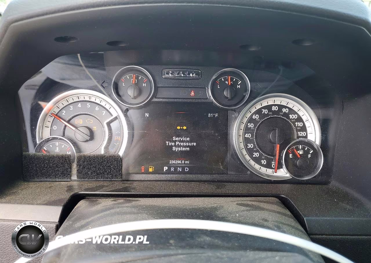 2017 Ram 1500 Laramie VIN:1C6RR7VT1HS551876 - 9