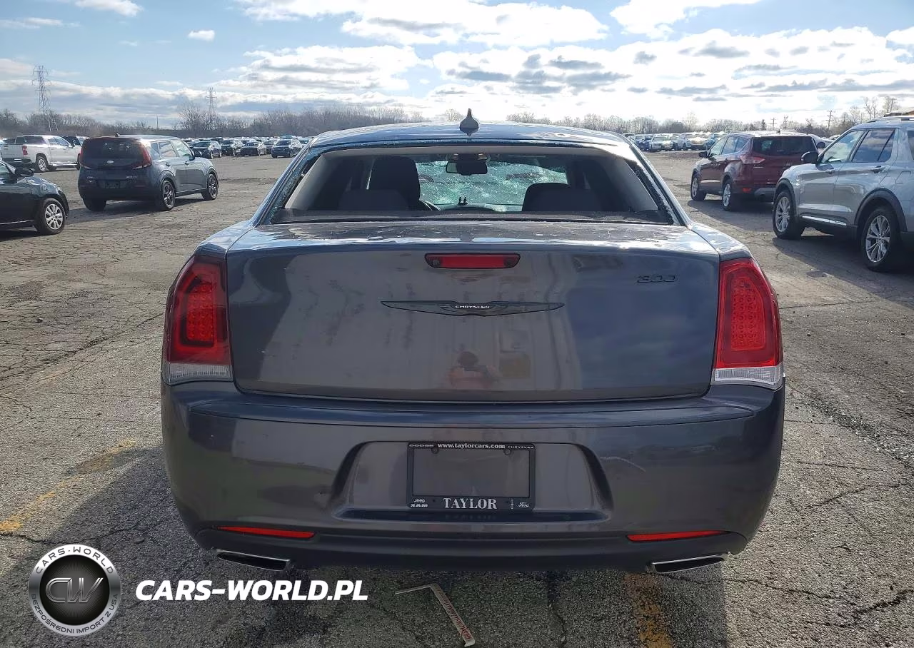2020 Chrysler 300 Touring VIN:2C3CCAAG7LH220536 - 6
