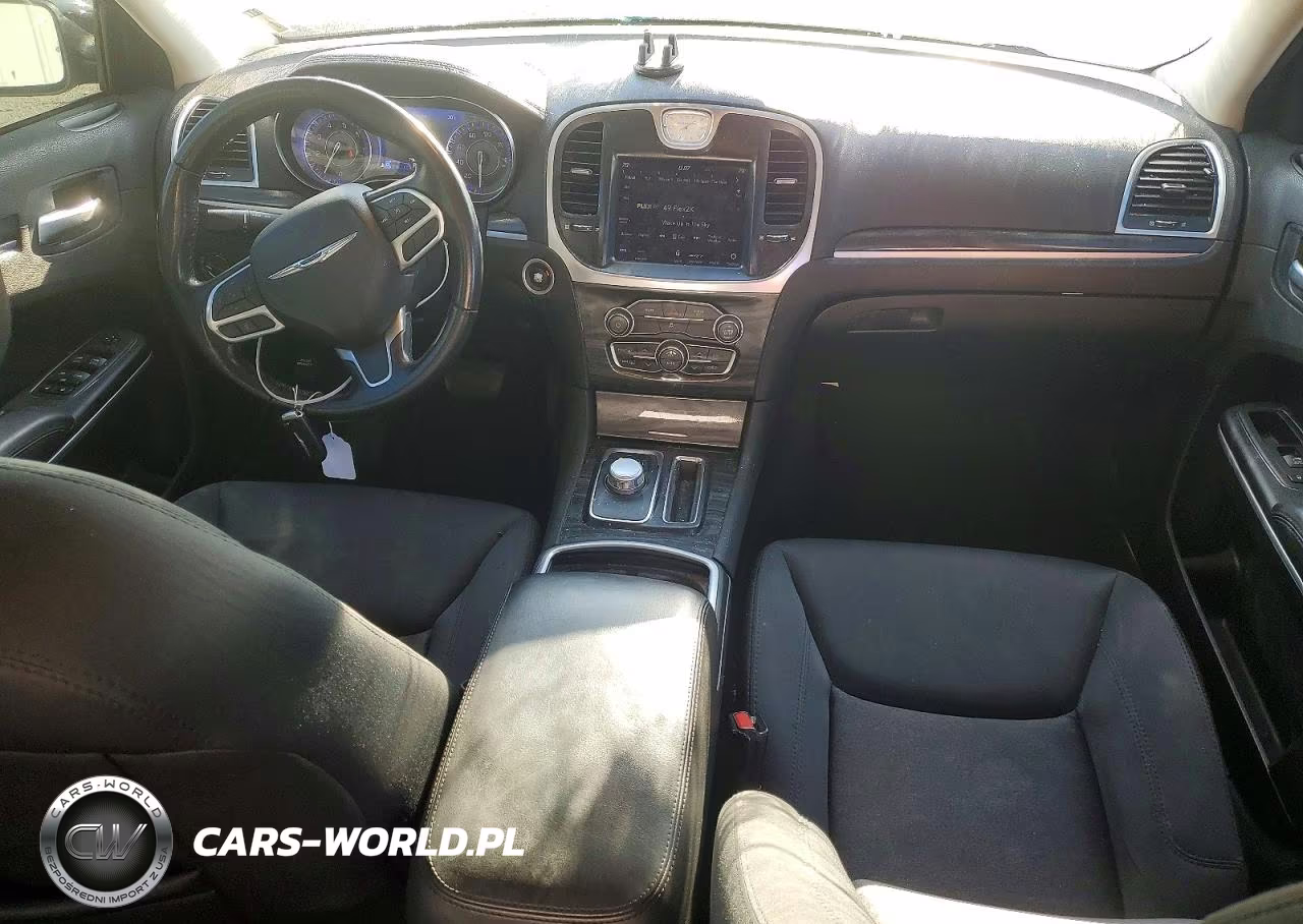 2020 Chrysler 300 Touring VIN:2C3CCAAG7LH220536 - 8