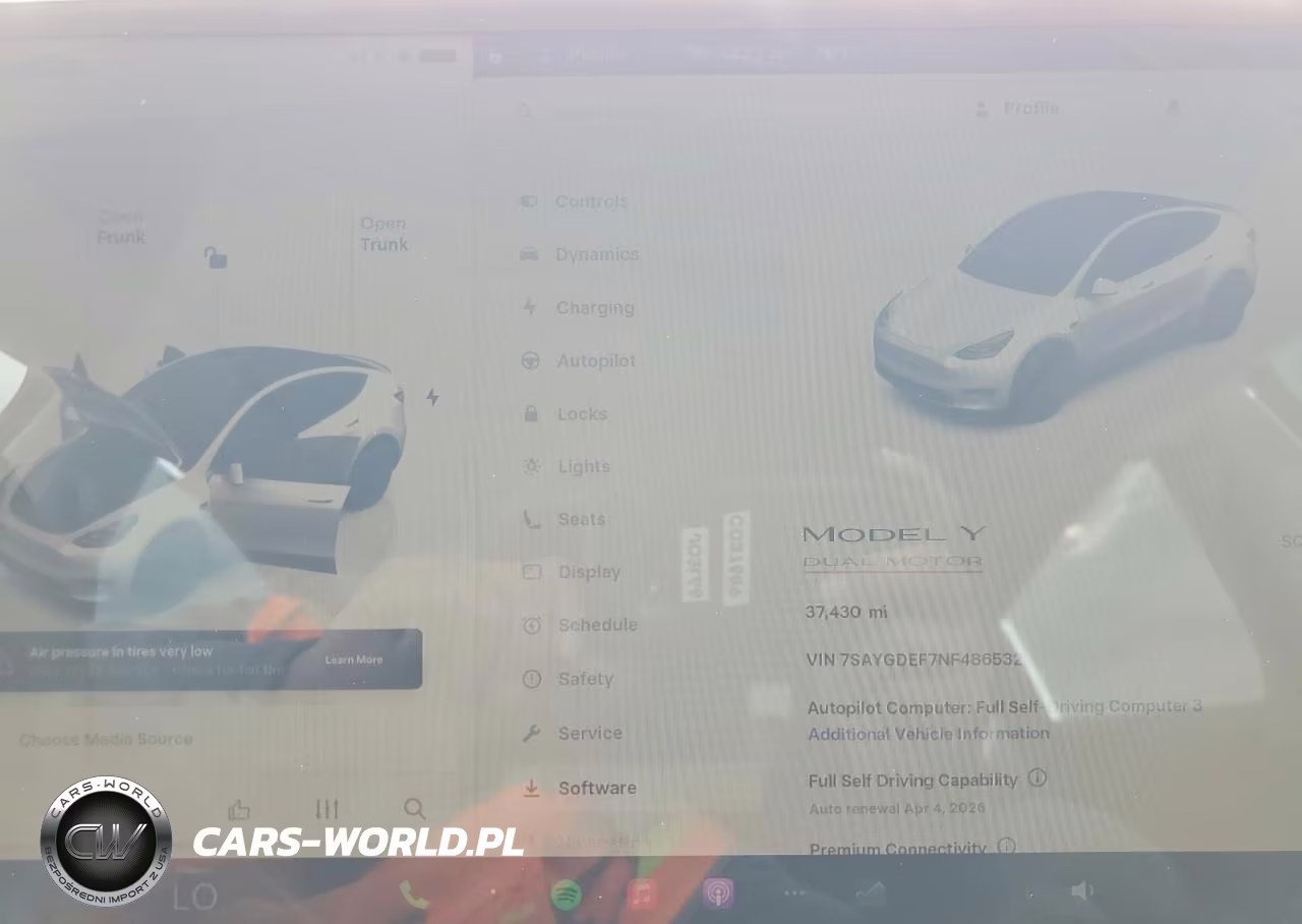 2022 Tesla Model Y VIN:7SAYGDEF7NF486532 - 9