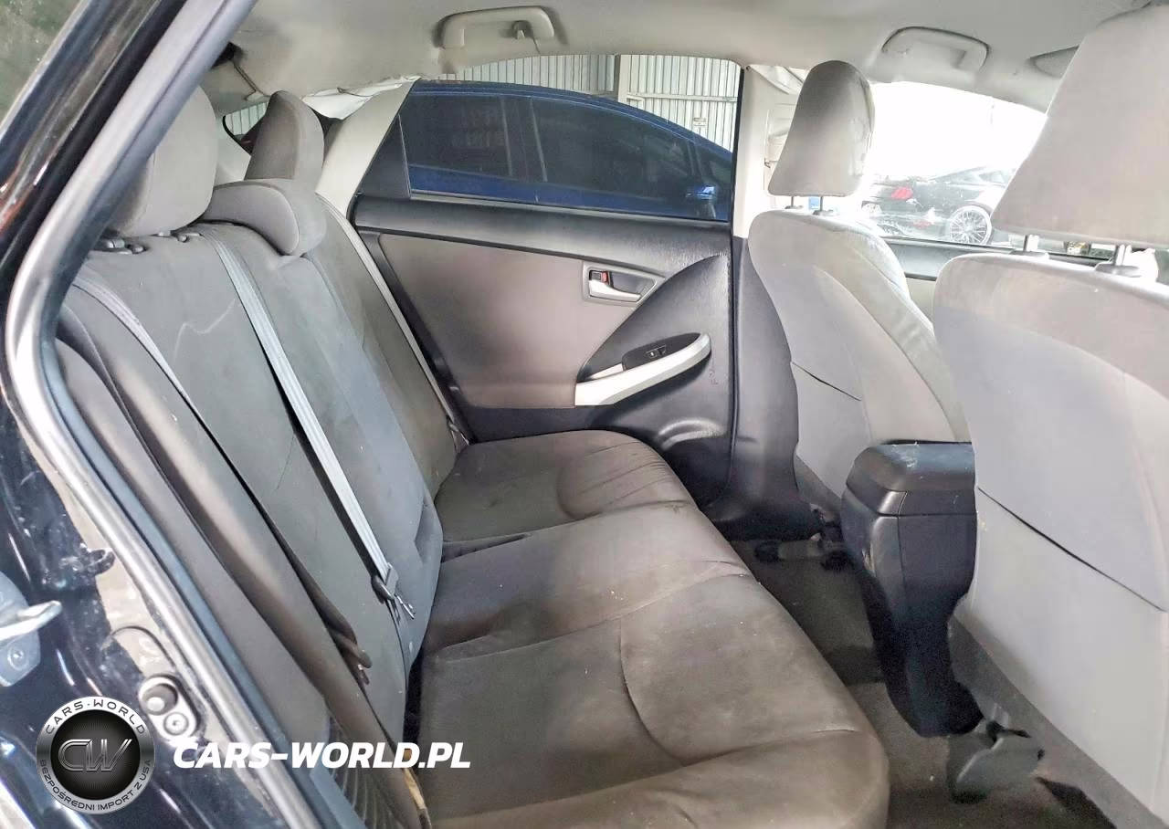 2014 Toyota Prius Two VIN:JTDKN3DUXE1798176 - 10