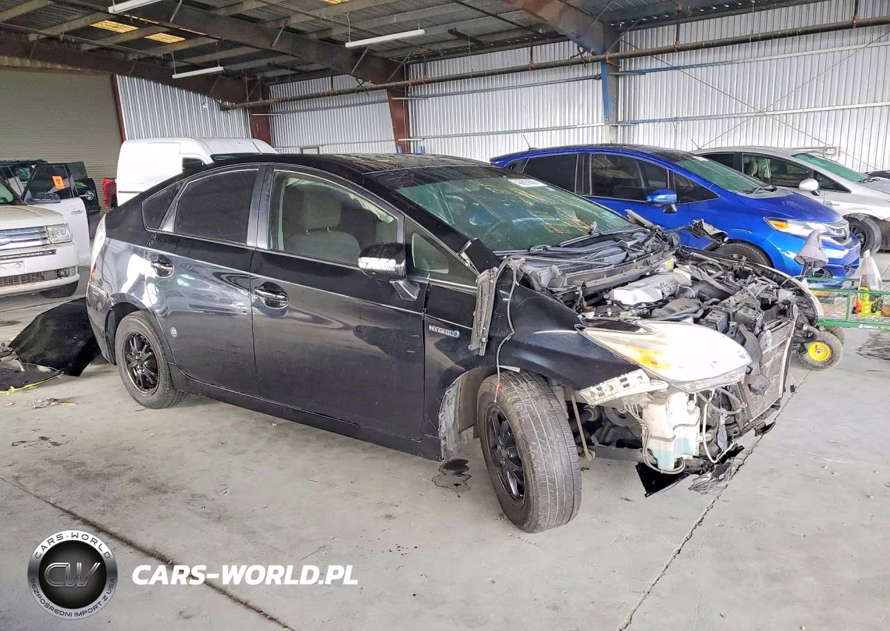 2014 Toyota Prius Two VIN:JTDKN3DUXE1798176 - 4