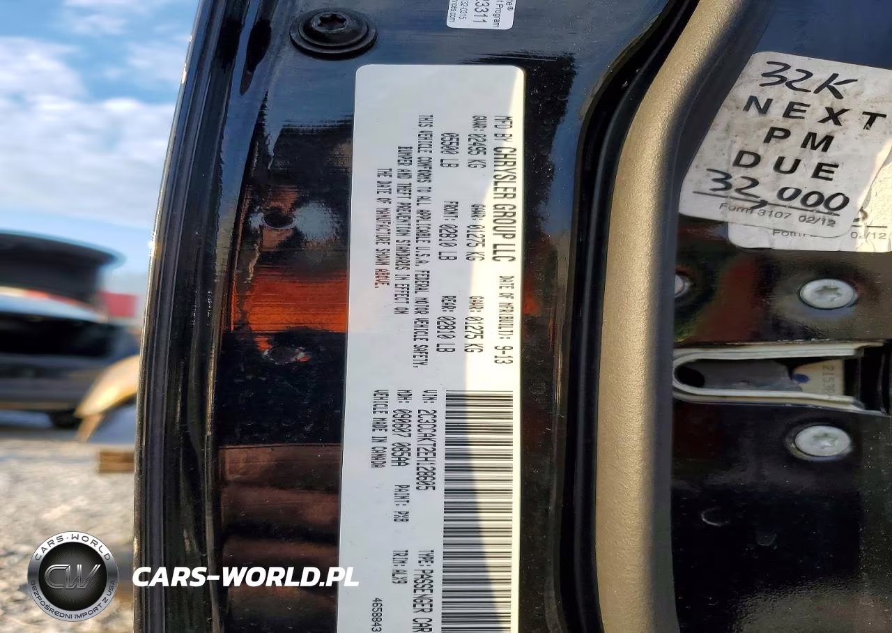 2014 Chrysler 300C VIN:2C3CCAKT2EH128605 - 12