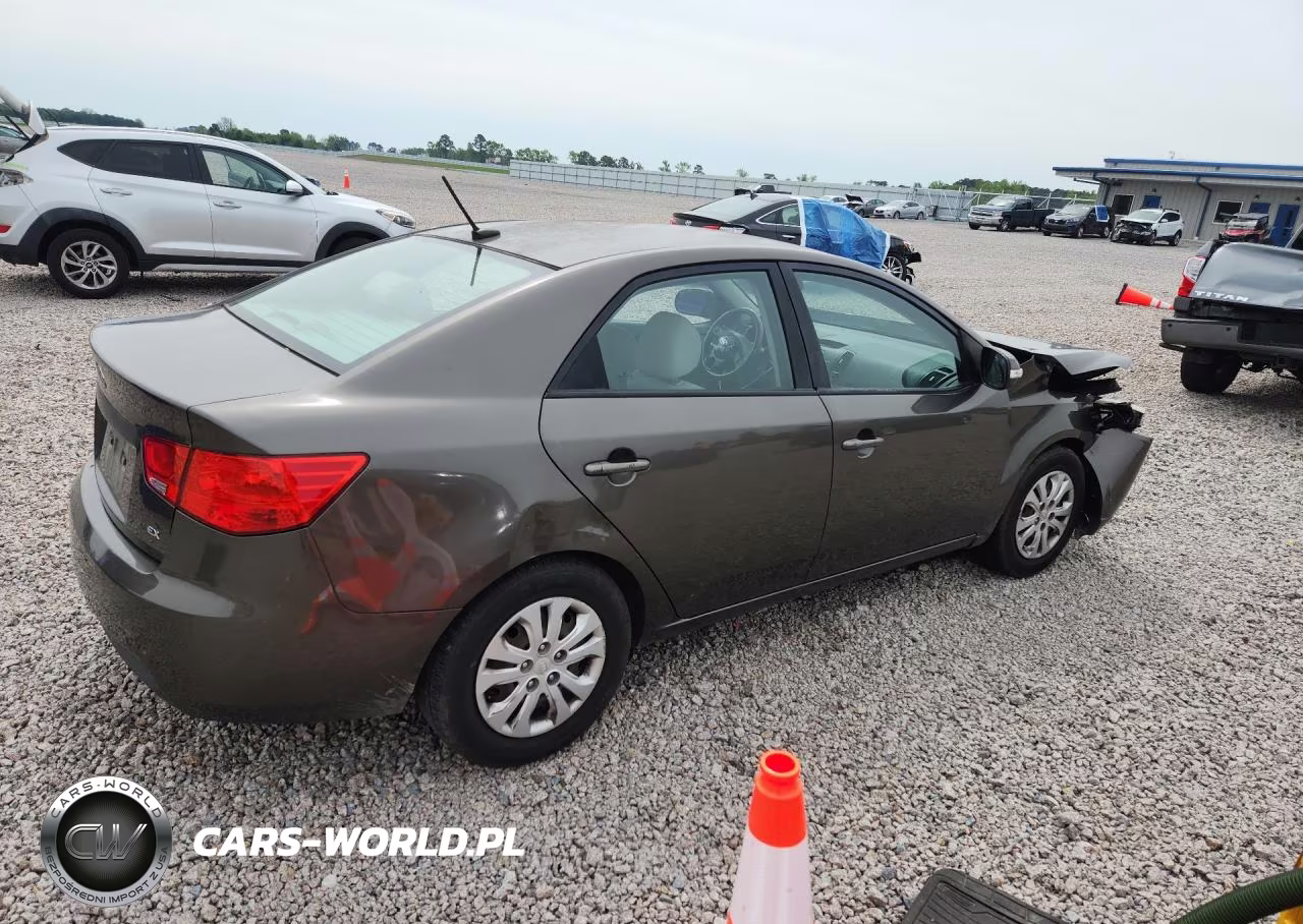 2010 Kia Forte VIN:KNAFU4A24A5307159 - 3