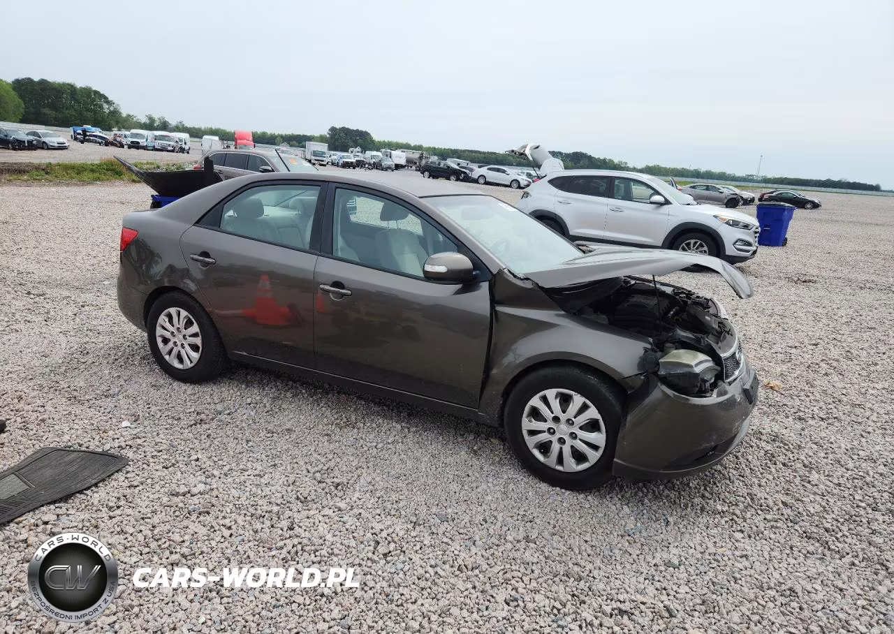 2010 Kia Forte VIN:KNAFU4A24A5307159 - 4