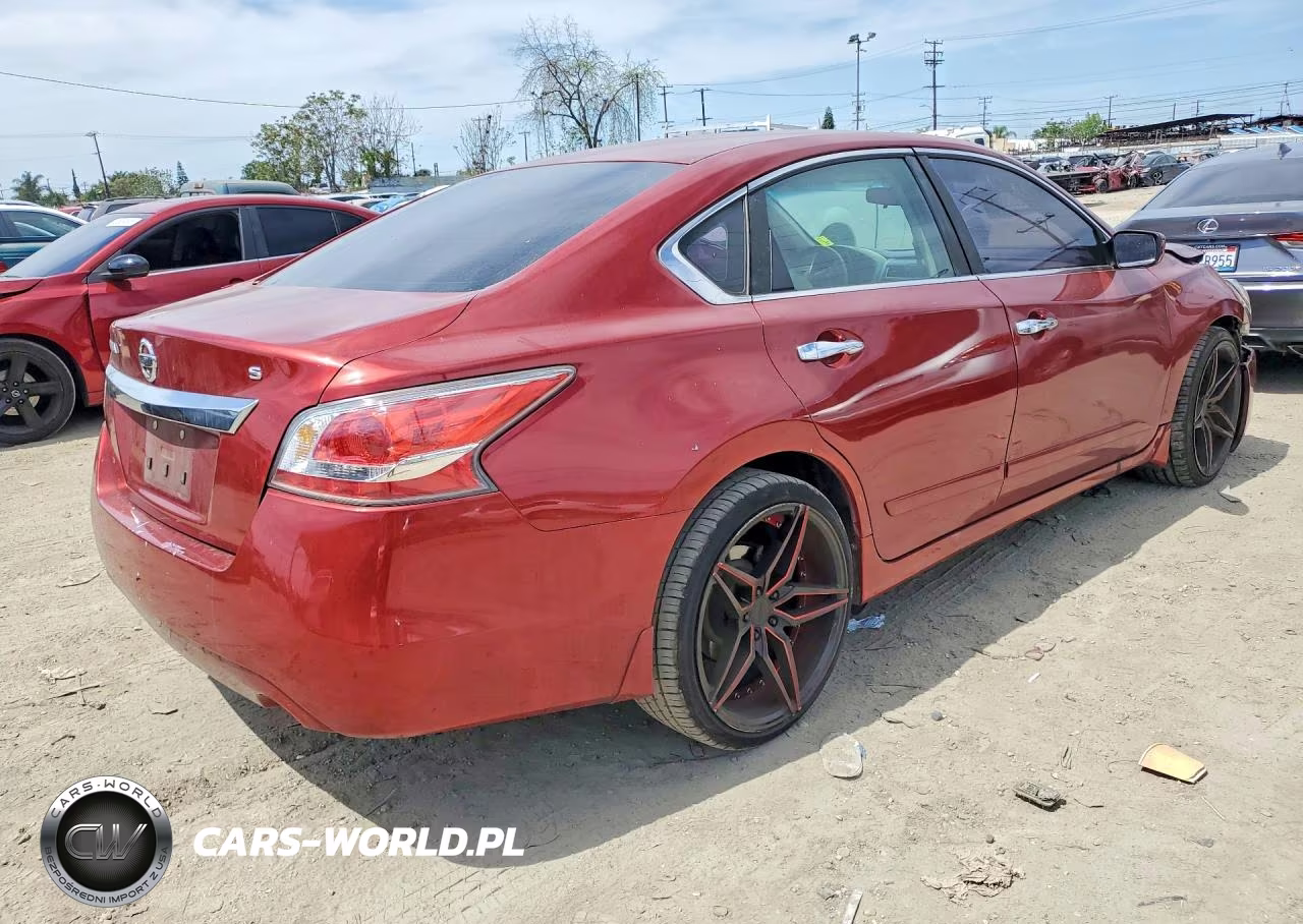 2015 Nissan Altima 2.5 S VIN:1N4AL3AP9FN921370 - 3