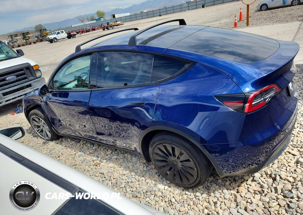 2023 Tesla Model Y VIN:7SAYGDEEXPF714873 - 2