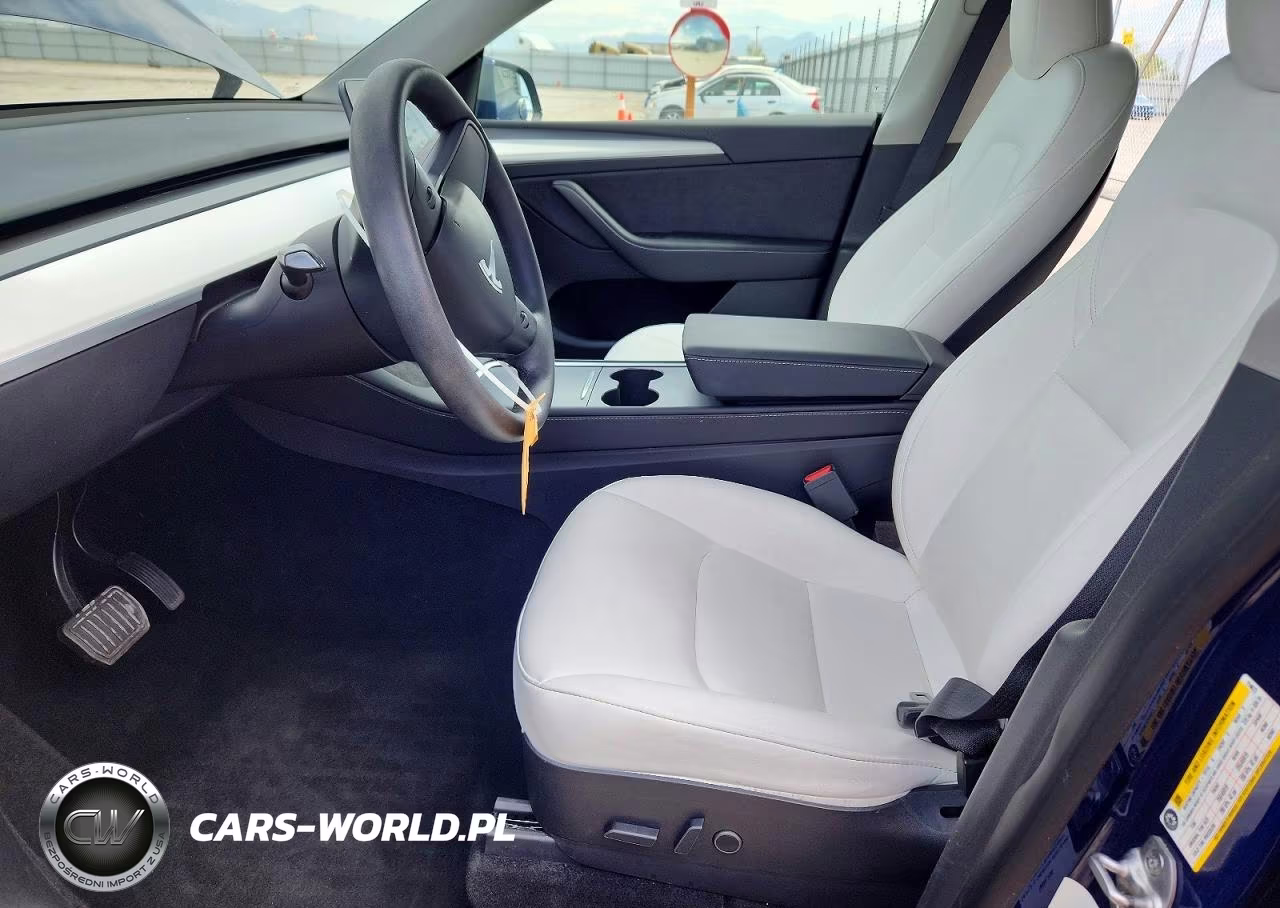 2023 Tesla Model Y VIN:7SAYGDEEXPF714873 - 7