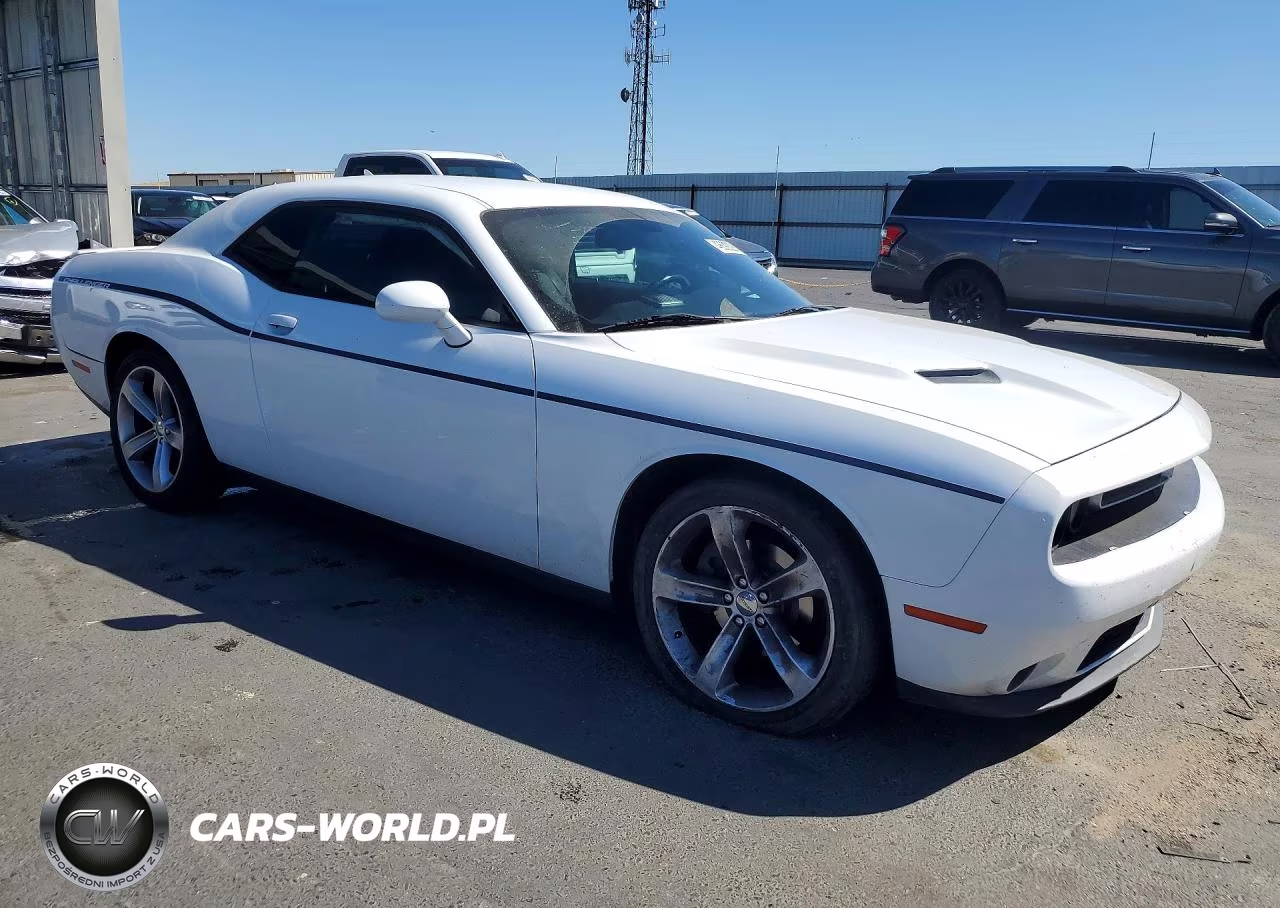 2016 Dodge Challenger Sxt VIN:2C3CDZAG4GH323446 - 4