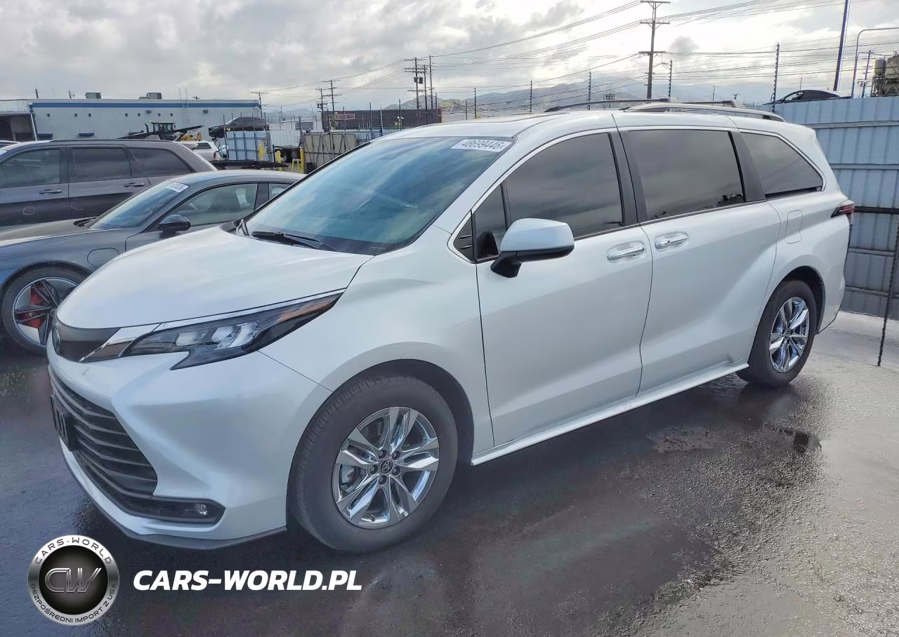 2025 Toyota Sienna Xle 7-Passenger – zdjęcie 1 z 13
