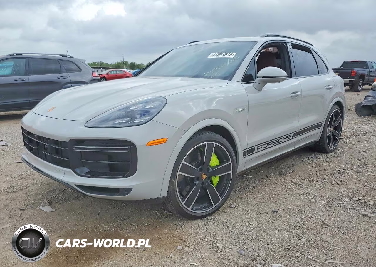 2023 Porsche Cayenne Turbo S E-Hybrid