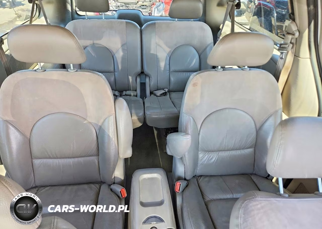 2003 Chrysler Town & Country Limited VIN:2C8GP64L43R262145 - 10