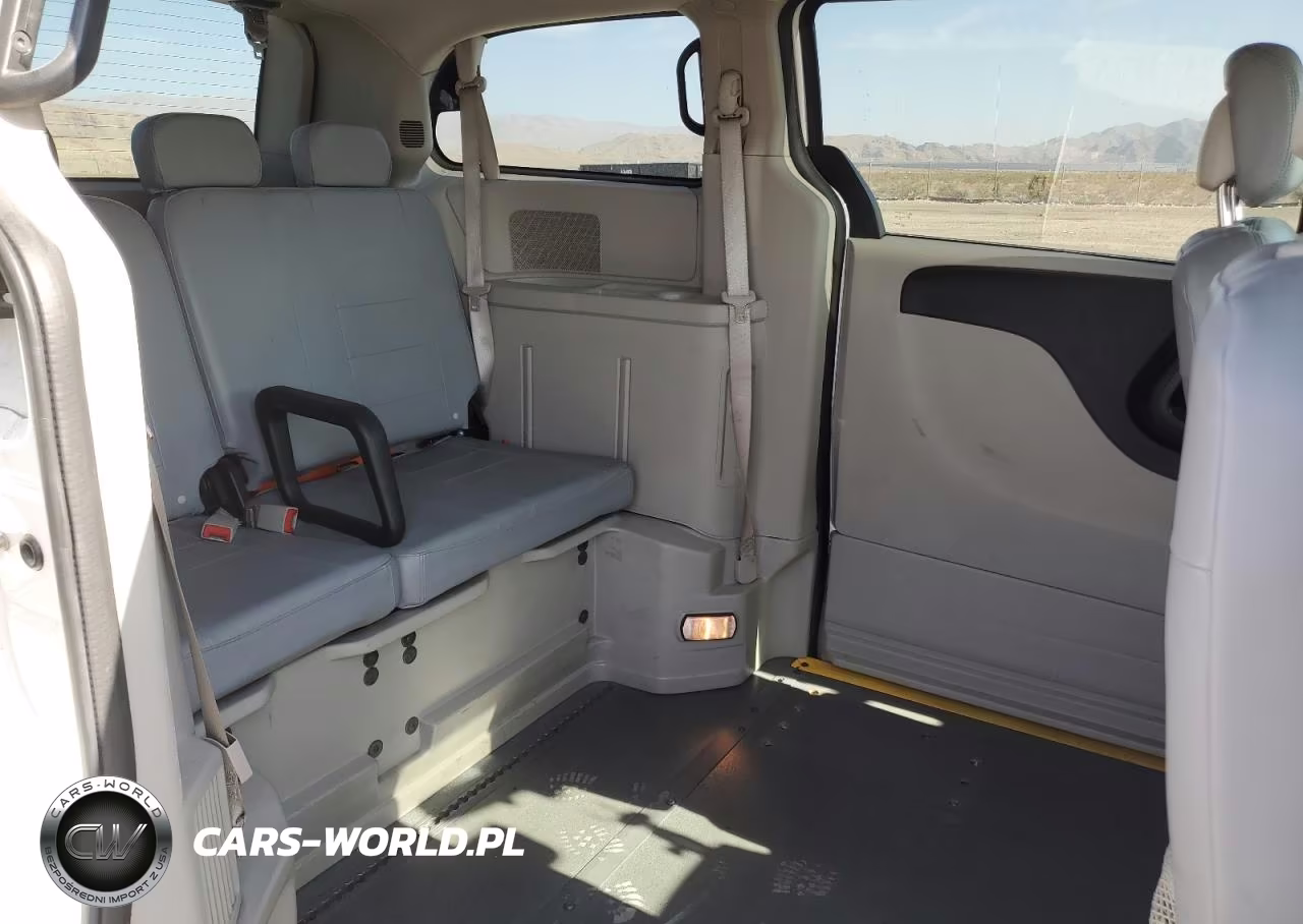 2018 Dodge Grand Caravan Se VIN:2C7WDGBGXJR216708 - 11