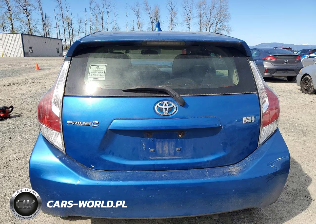 2015 Toyota Prius C Two VIN:JTDKDTB36F1587152 - 6