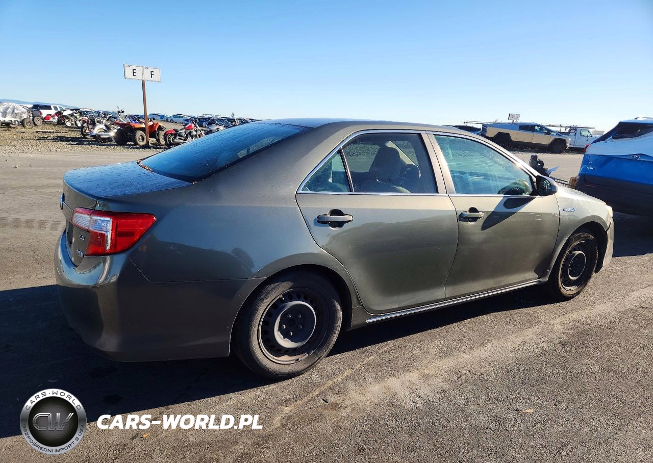 2013 Toyota Camry Hybrid Le VIN:4T1BD1FK0DU075819 - 3