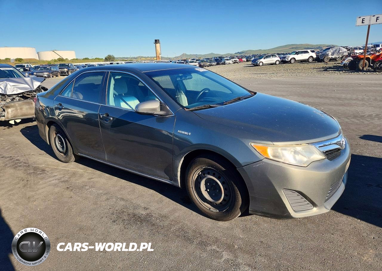 2013 Toyota Camry Hybrid Le VIN:4T1BD1FK0DU075819 - 4