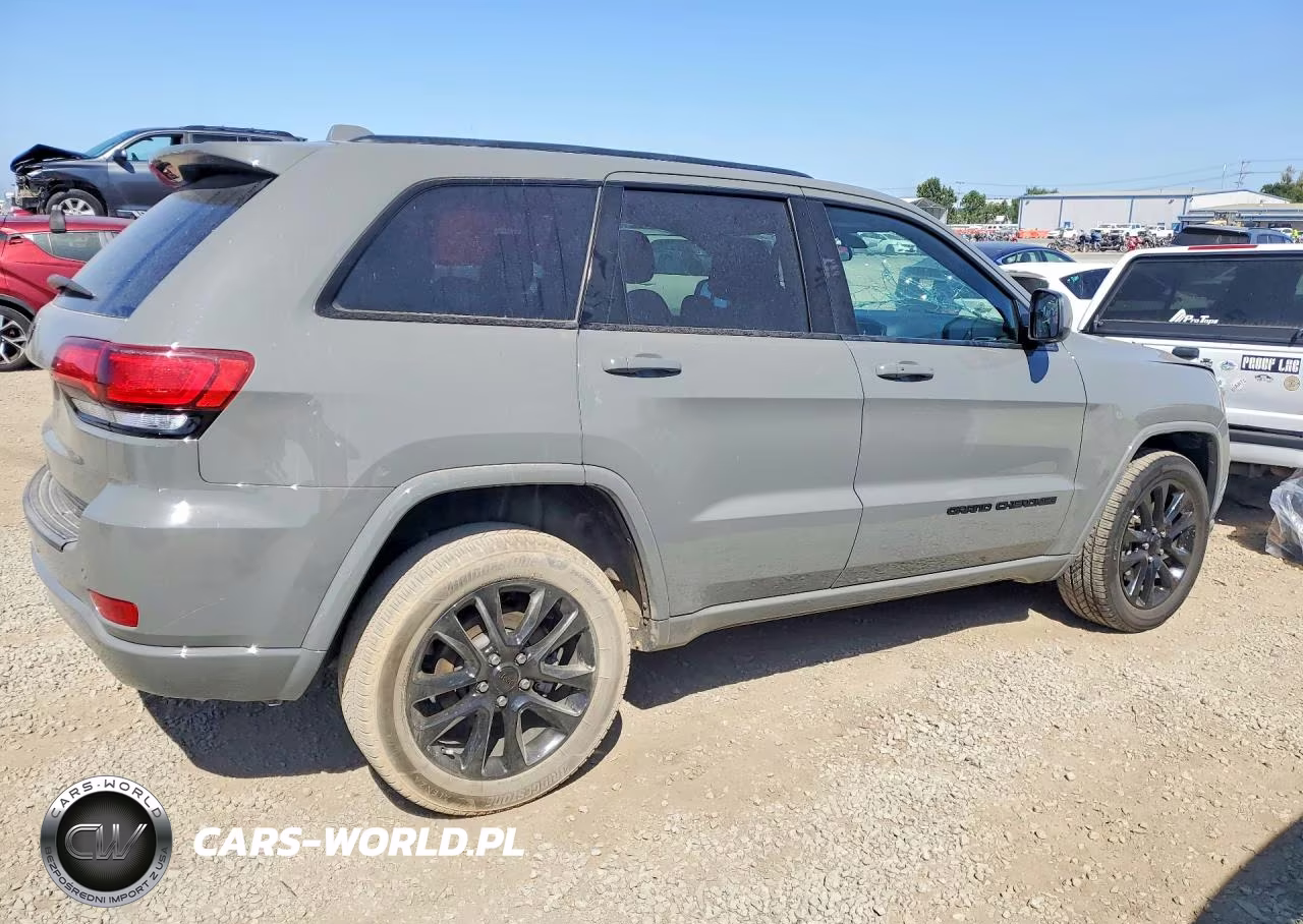 2021 Jeep Grand Cherokee Laredo VIN:1C4RJFAG3MC589746 - 3
