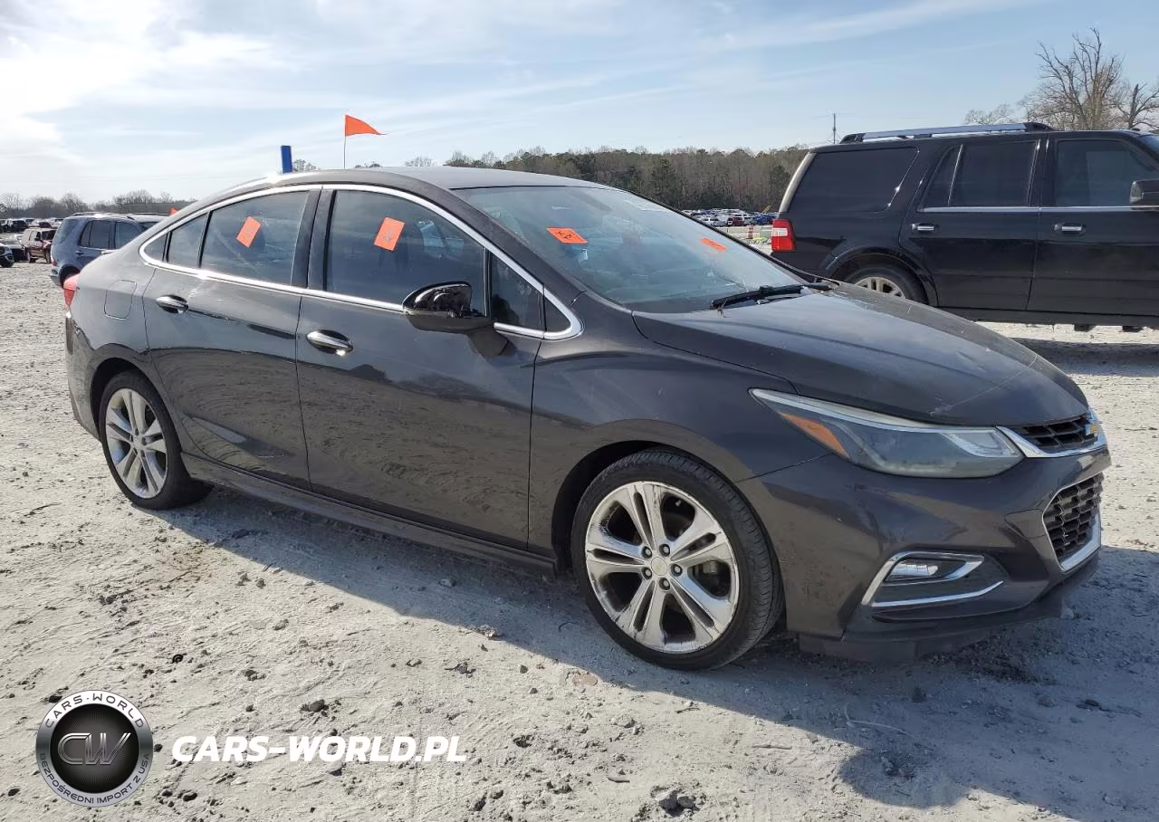2017 Chevrolet Cruze Premier VIN:1G1BF5SM8H7136280 - 4