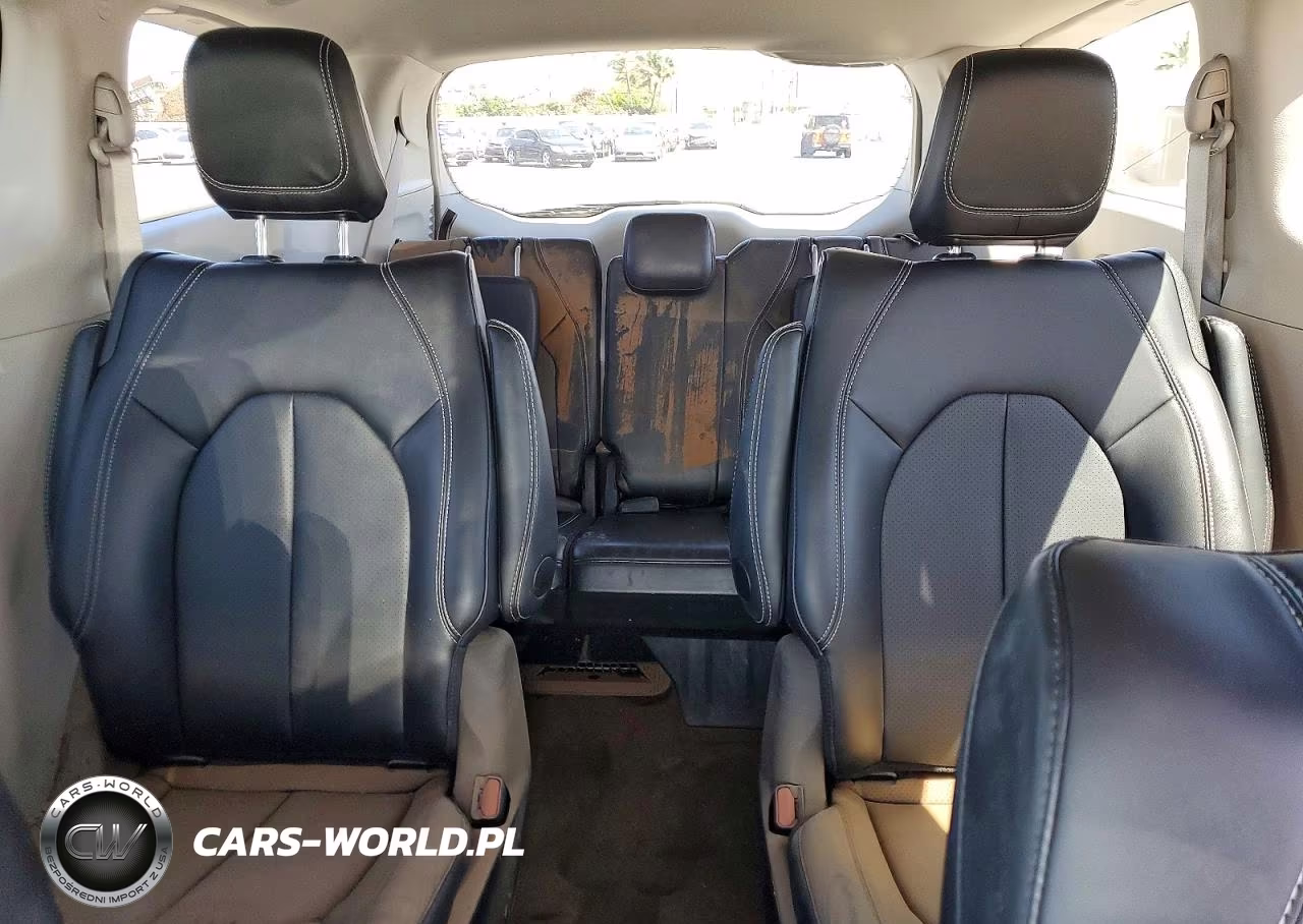 2024 Chrysler Pacifica Hybrid Select VIN:2C4RC1S7XRR118378 - 10