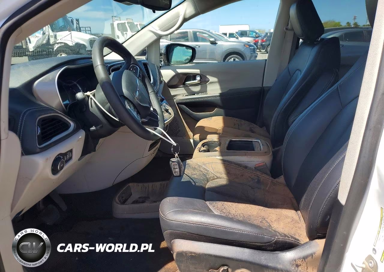 2024 Chrysler Pacifica Hybrid Select VIN:2C4RC1S7XRR118378 - 7