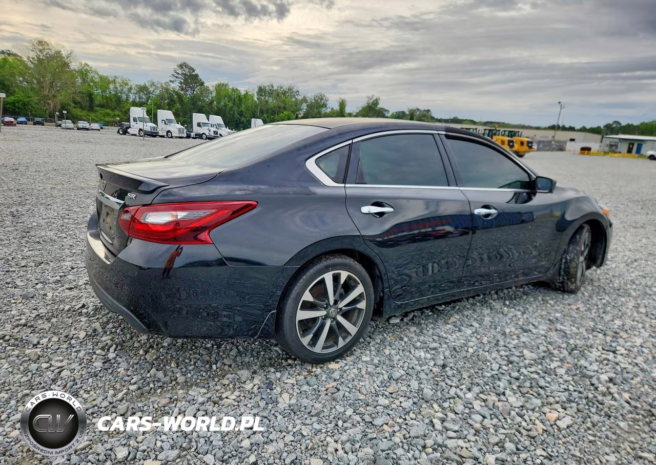 2017 Nissan Altima 2.5 Sr VIN:1N4AL3AP3HC471326 - 3
