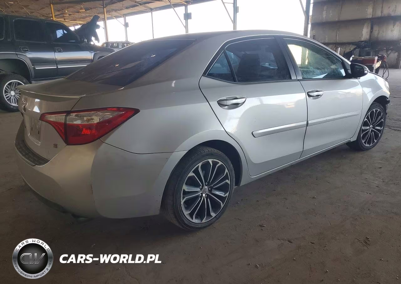 2015 Toyota Corolla S Plus VIN:5YFBURHEXFP266755 - 3