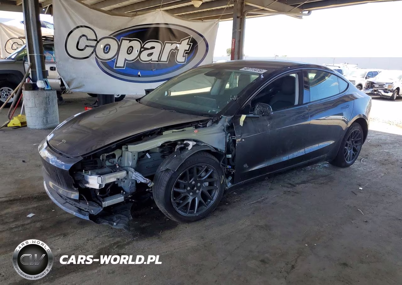 2025 Tesla Model 3 – zdjęcie 1 z 12