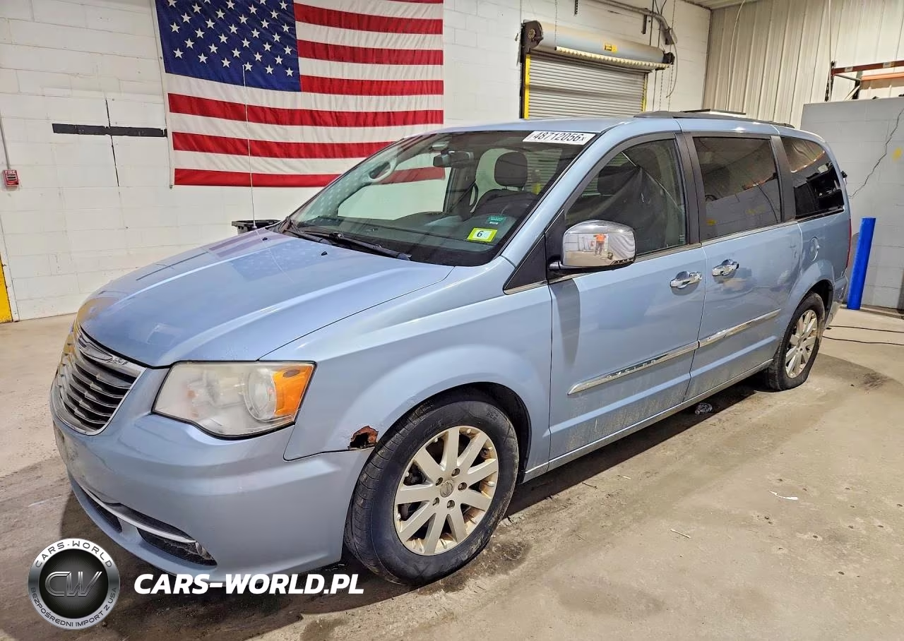 2012 Chrysler Town & Country Touring L – zdjęcie 1 z 13