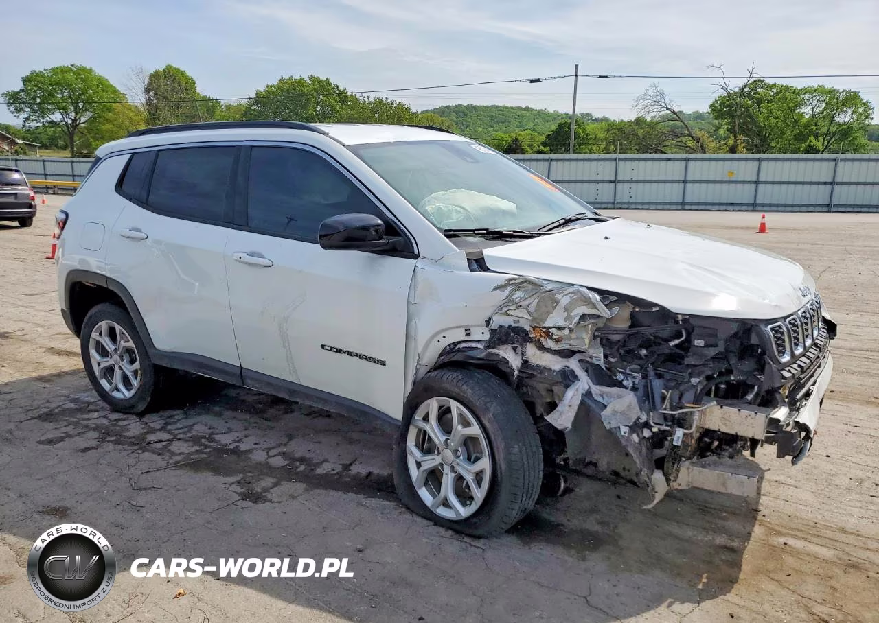 2024 Jeep Compass Latitude VIN:3C4NJDBN5RT135459 - 4