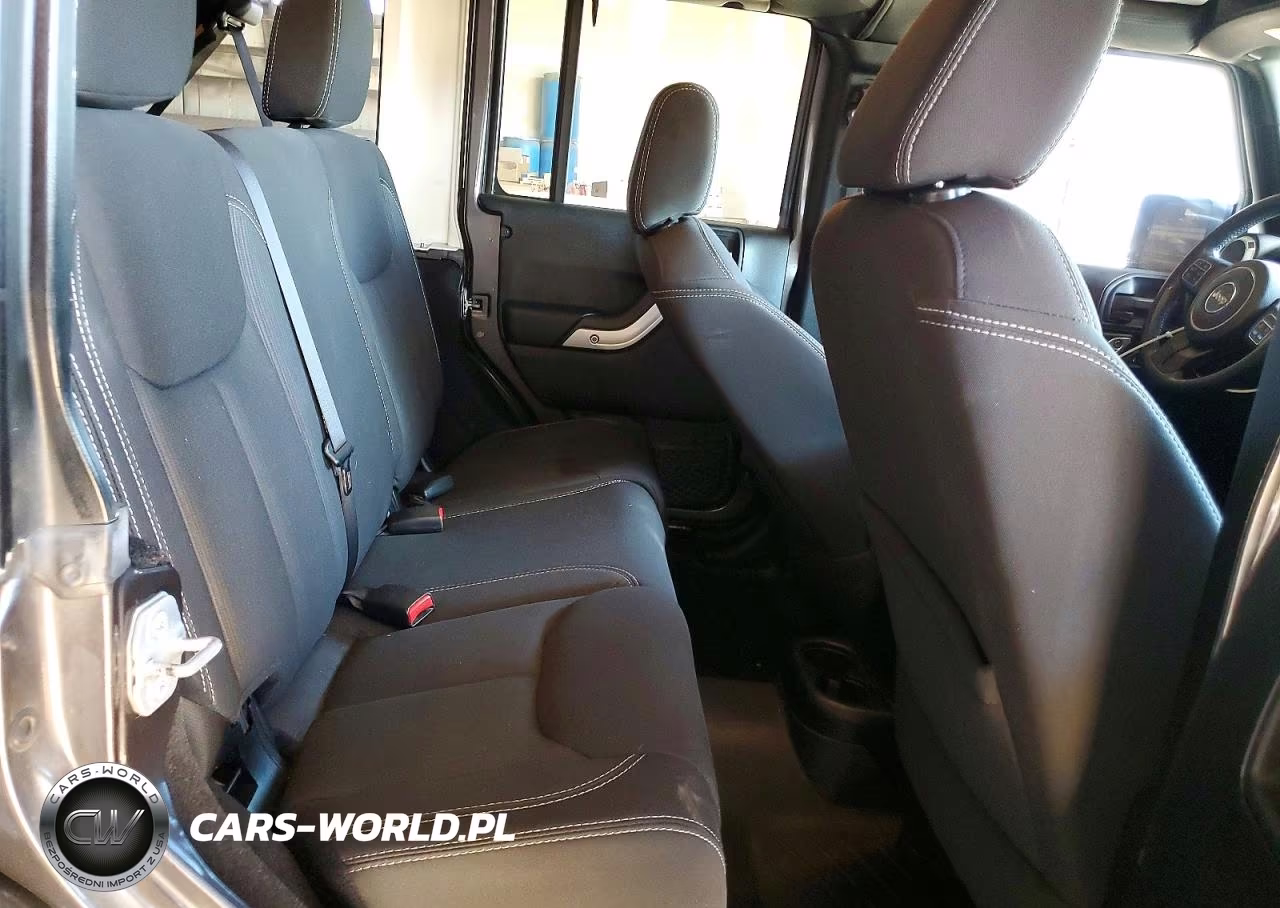 2014 Jeep Wrangler Unlimited Sahara VIN:1C4BJWEG4EL257473 - 10