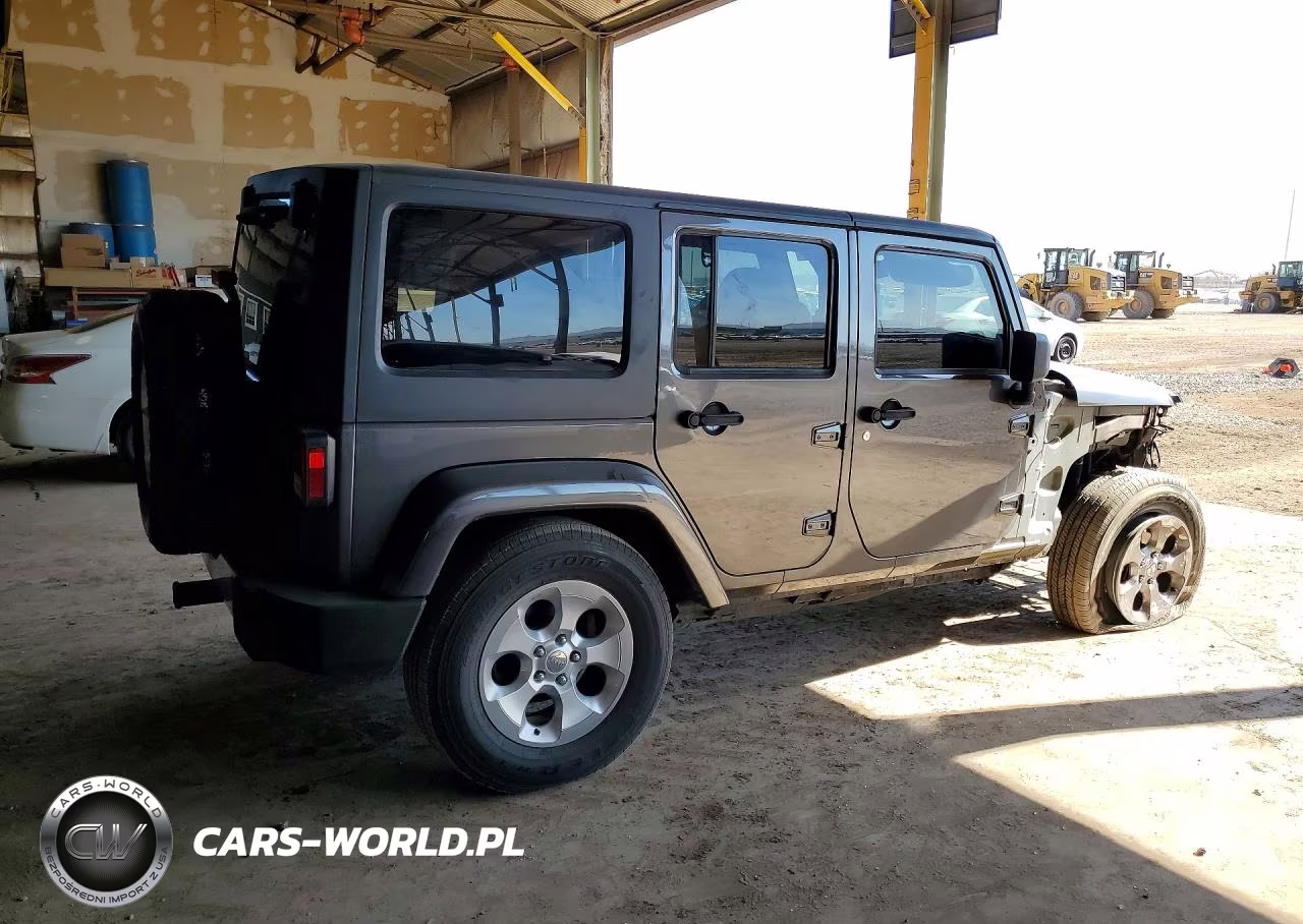 2014 Jeep Wrangler Unlimited Sahara VIN:1C4BJWEG4EL257473 - 3