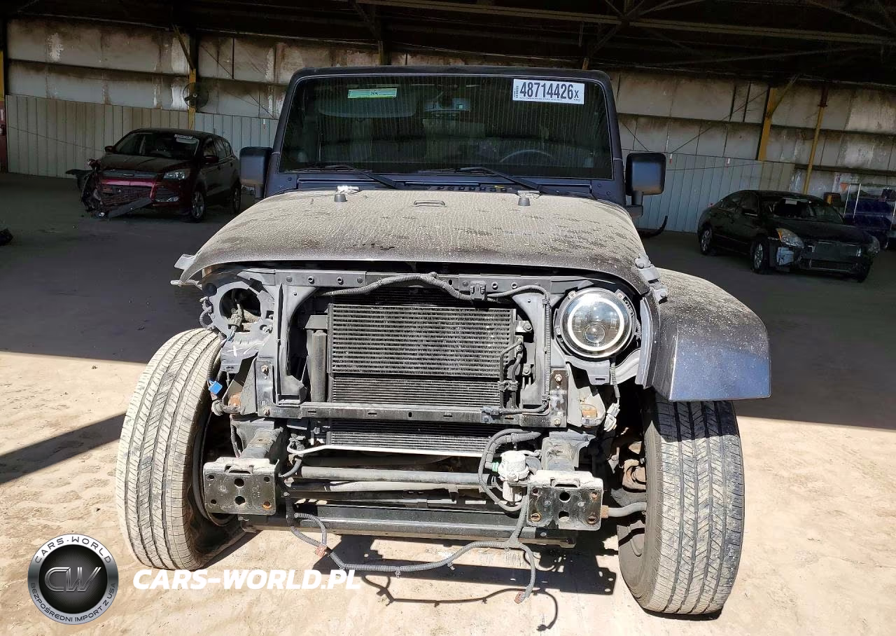 2014 Jeep Wrangler Unlimited Sahara VIN:1C4BJWEG4EL257473 - 5