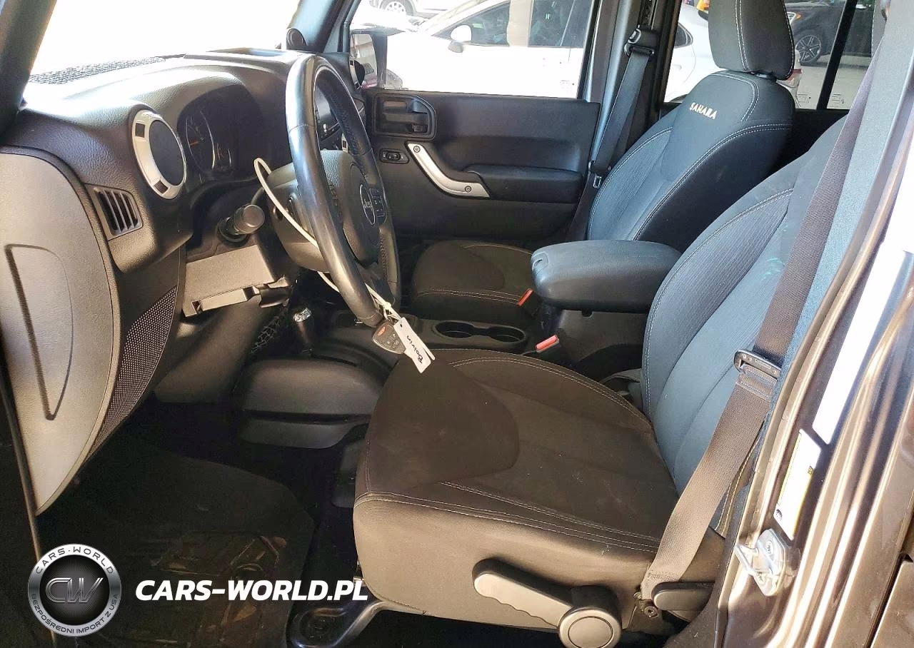 2014 Jeep Wrangler Unlimited Sahara VIN:1C4BJWEG4EL257473 - 7