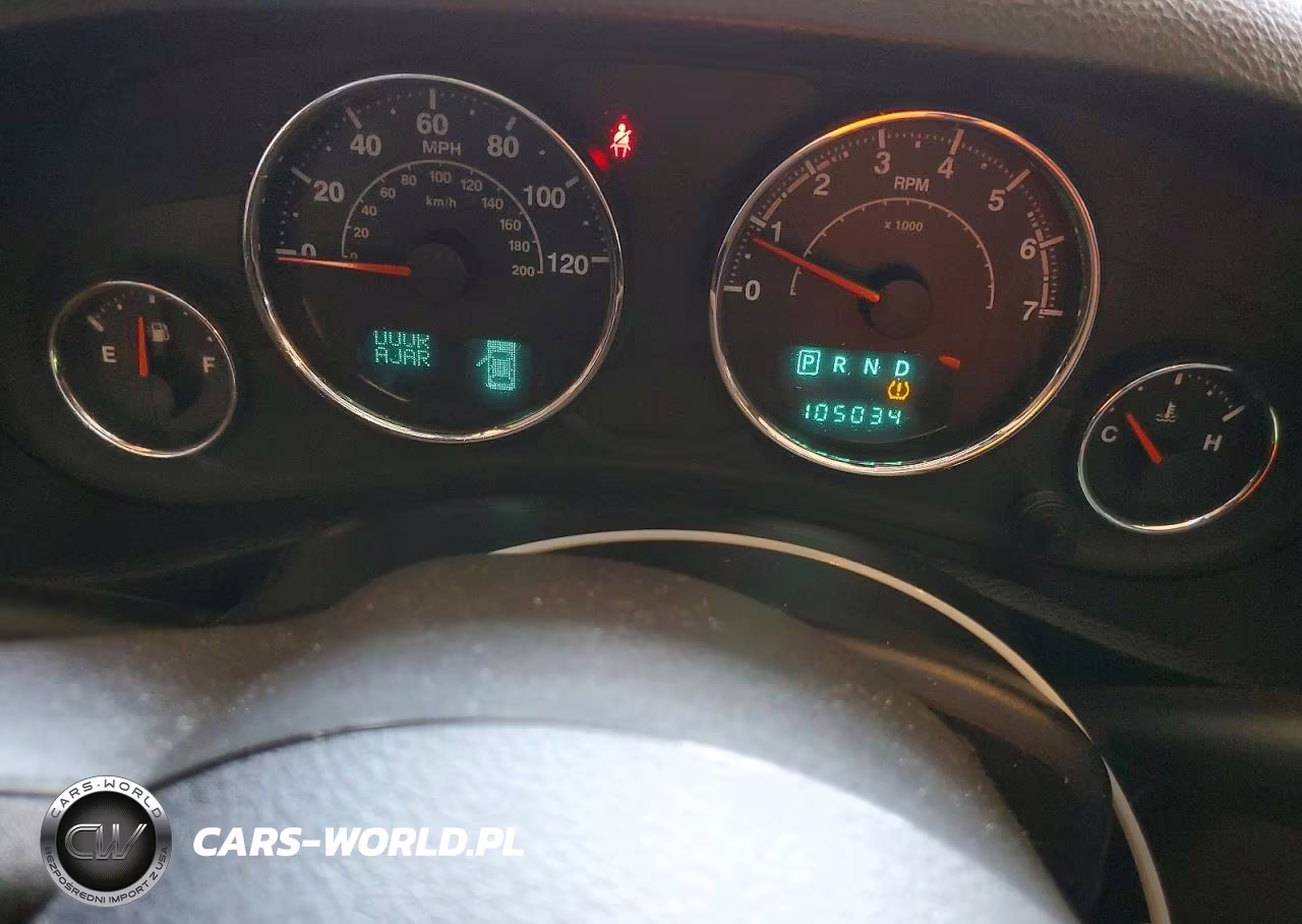 2014 Jeep Wrangler Unlimited Sahara VIN:1C4BJWEG4EL257473 - 9
