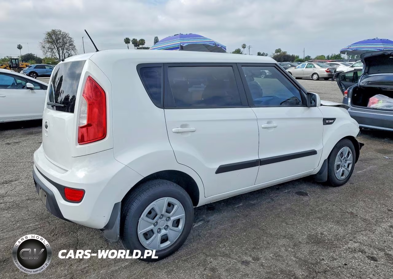 2013 Kia Soul Base VIN:KNDJT2A56D7771416 - 3